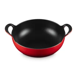 Le CreusetBalti Dish 24 cm Classic Collection Kirschrot